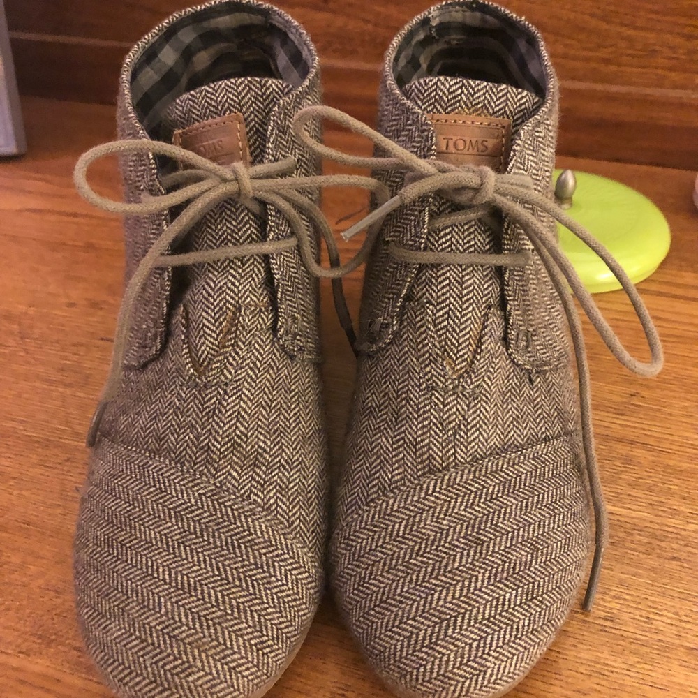 TOMS desert wedge booties